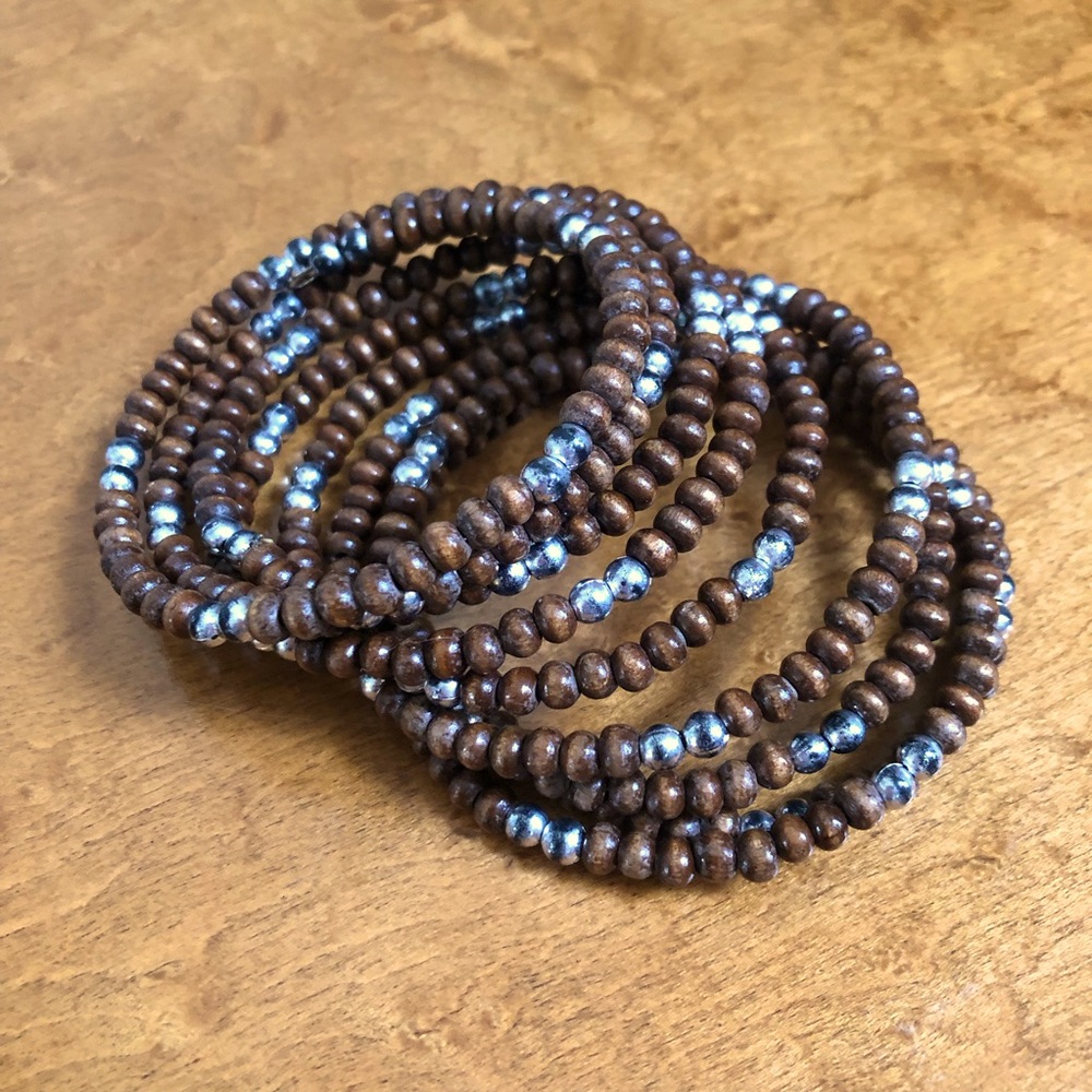 EUC VTG Boho Wood Beaded Wrap / Coil Bracelet with Silver Tone Beaded Accents